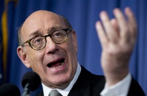 Kenneth Feinberg, the independent claims administrator for the General Motors Ignition Compensation Program, announces the details of the program during a news conference at the National Press Club in Washington. Feinberg said Monday, Sept. 15, 2014, that he has determined that 19 wrongful death claims, tied to faulty ignition switches in General Motors small cars, are eligible for payments from GM. General Motors’ estimate of deaths has stood at 13 for months, although the automaker acknowledged the possibility of a higher count. (AP Photo/Manuel Balce Ceneta)