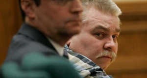 Steven Avery, right, looks around a courtroom in the Calumet County Courthouse Sunday, March 18, 2007, in Chilton, Wis. Avery was found guilty Sunday of first-degree intentional homicide in the murder of photographer Teresa Halbach, 25, on Oct. 31, 2005 near the family's auto salvage lot in rural Manitowoc County. (AP Photo/Jeffrey Phelps, Pool)